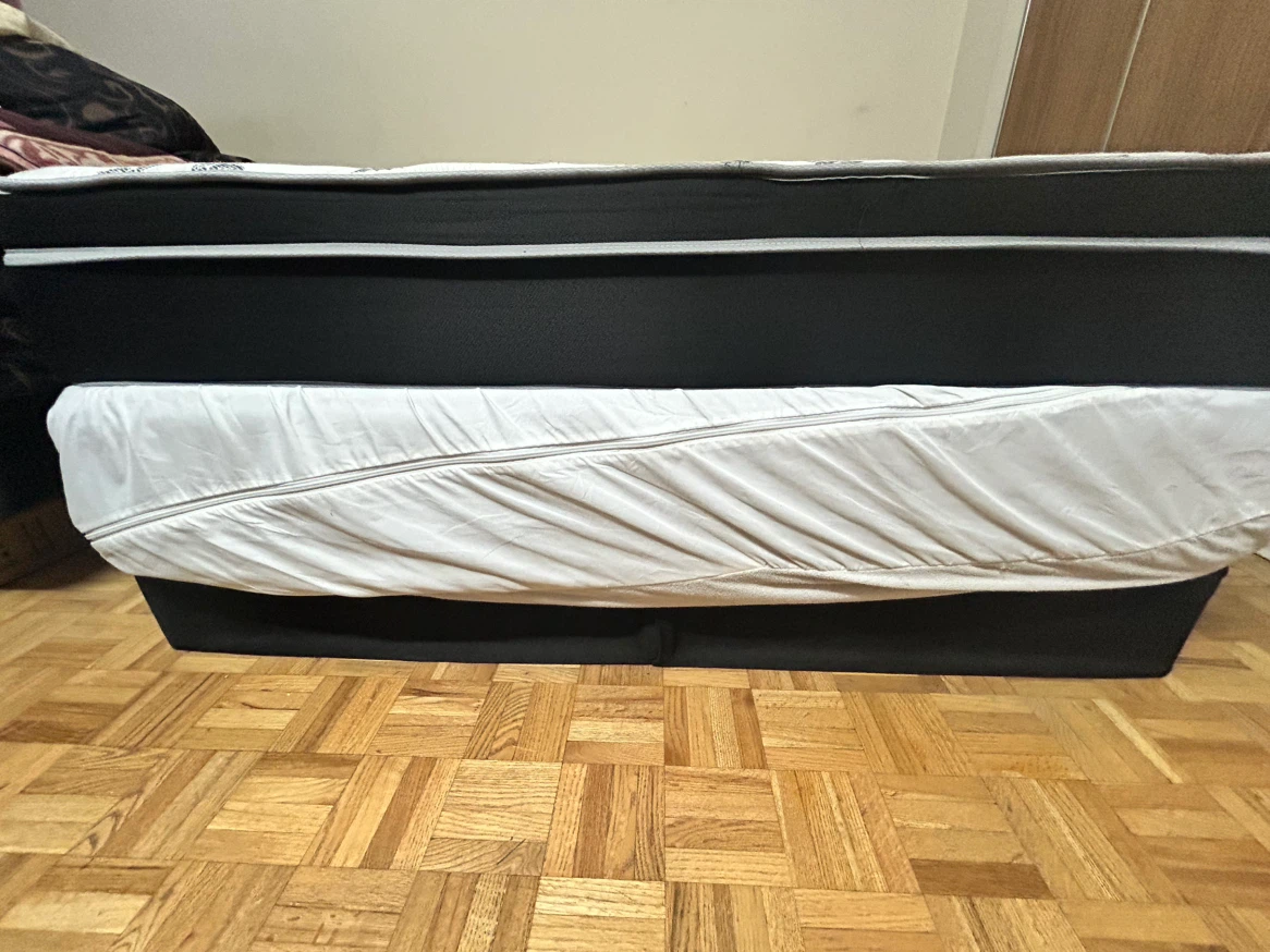 Queen size Mattress (2 No.) with bedbox - photo 2