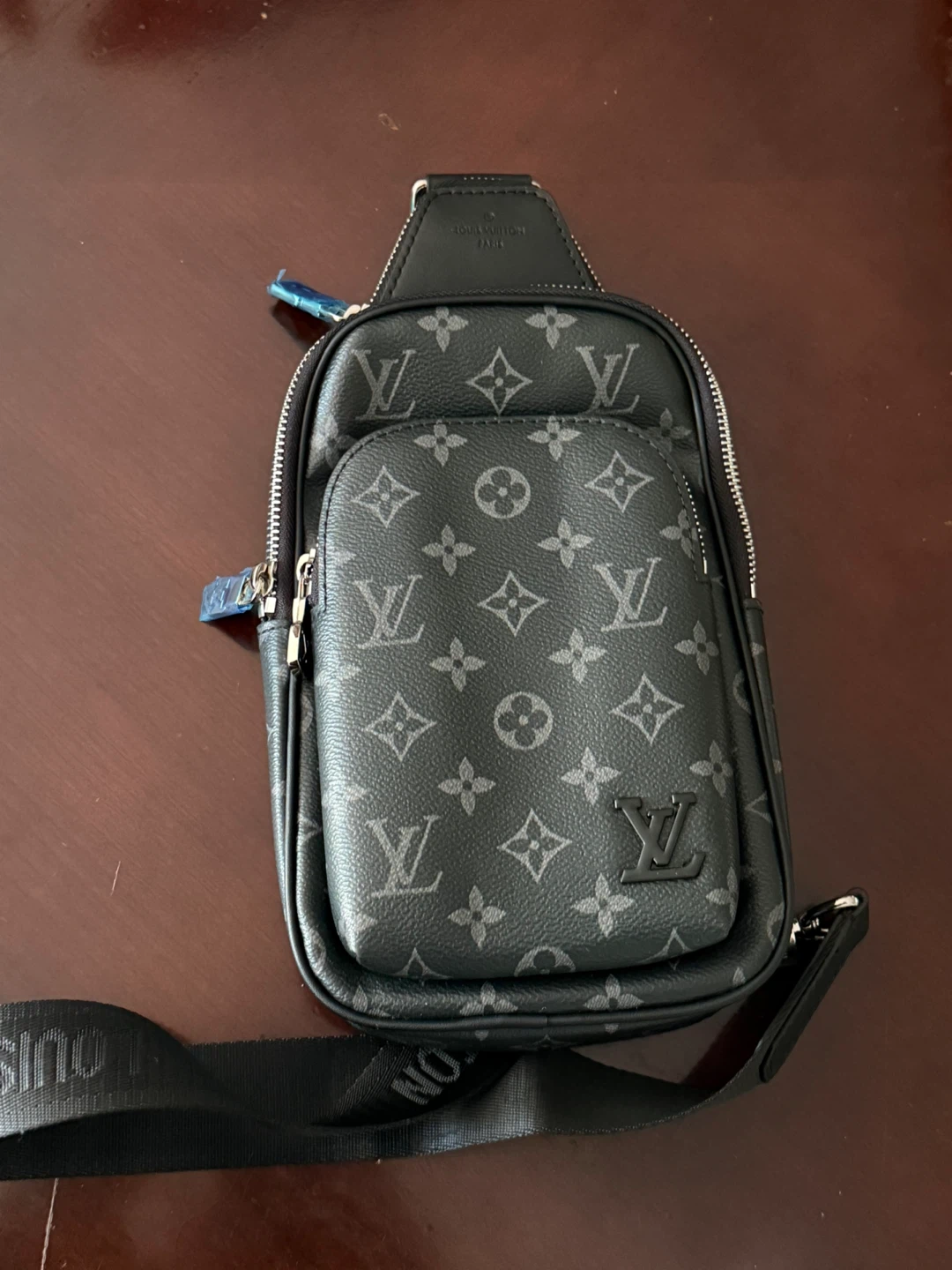 Louis Vuitton Avenue Sling Bag