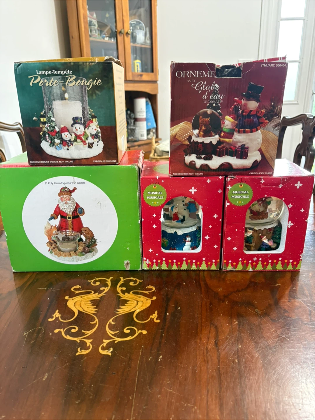 Set of 5 Christmas Decorative Figurines and Waterglobes