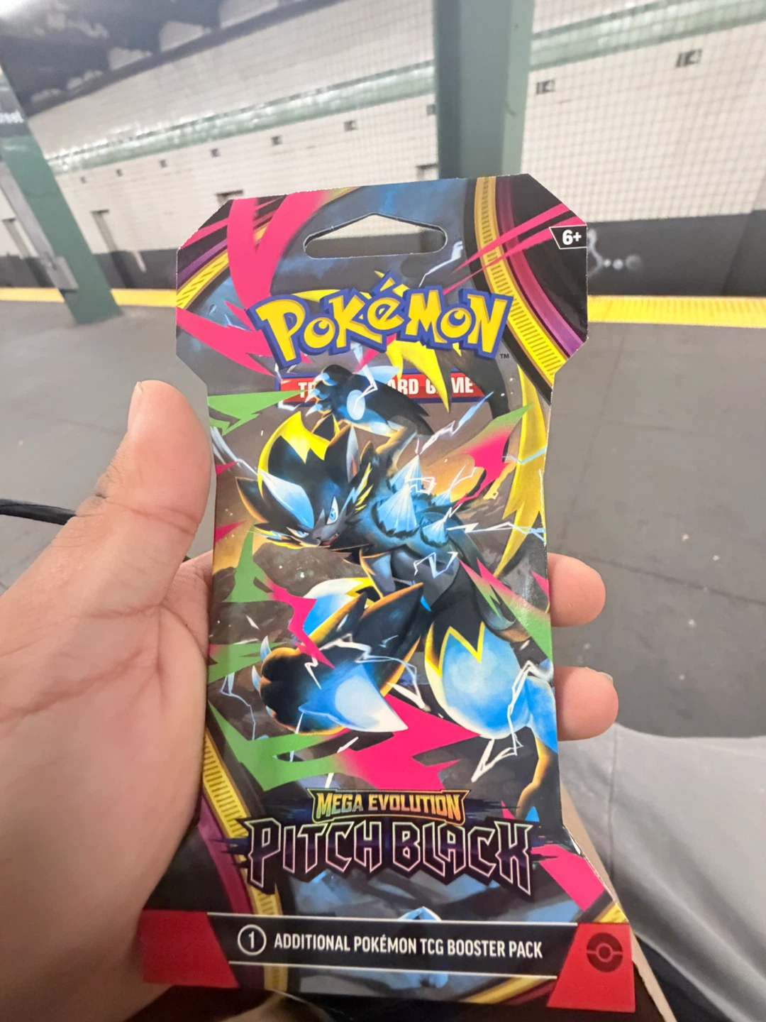 Pokemon TCG Mega Evolution Pitch Black Booster Pack