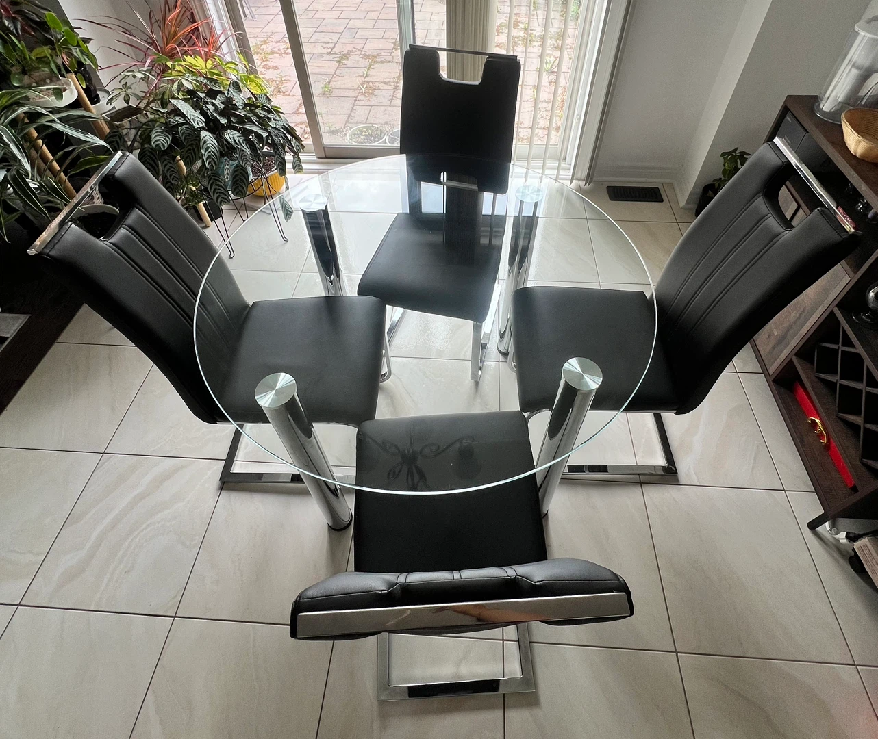 Glass Dining Table with 4 Black Faux Leather Chairs - photo 3