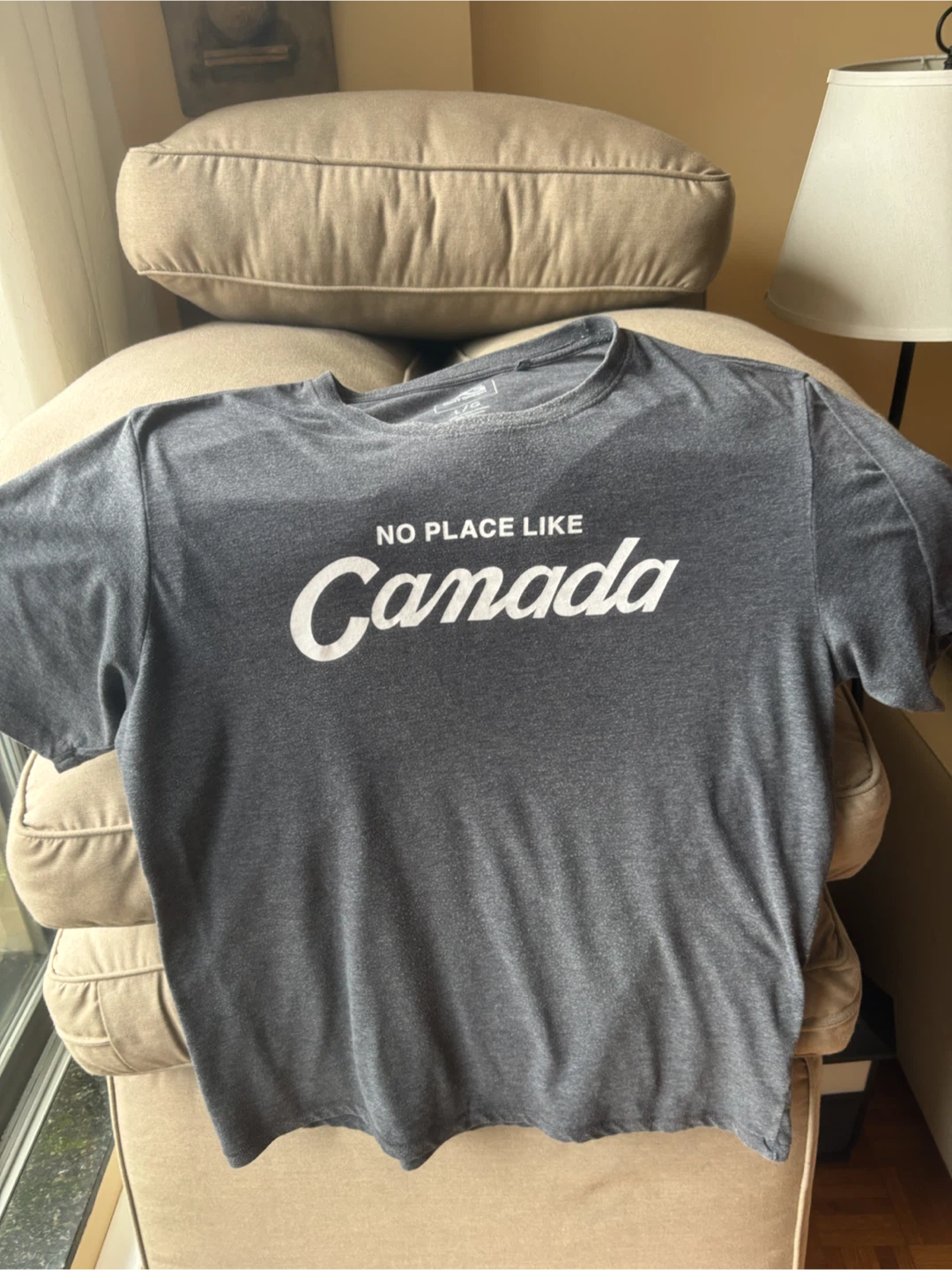 Grey "No Place Like Canada" T-Shirt - Size L
