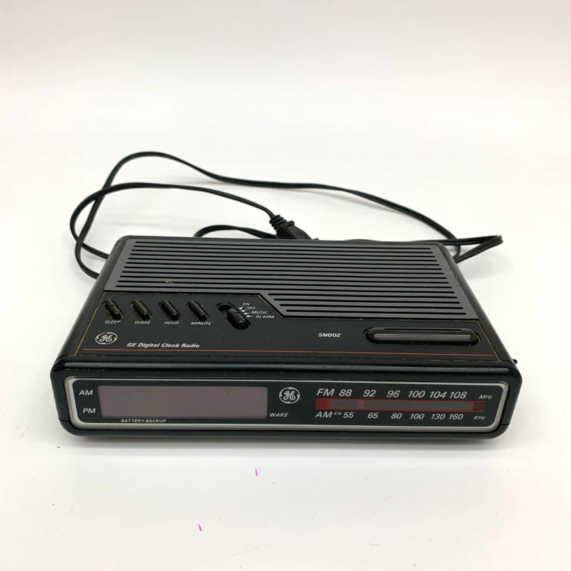 Alarm Clock Radio Digital AM FM Snooze Electronics Bedside Clock