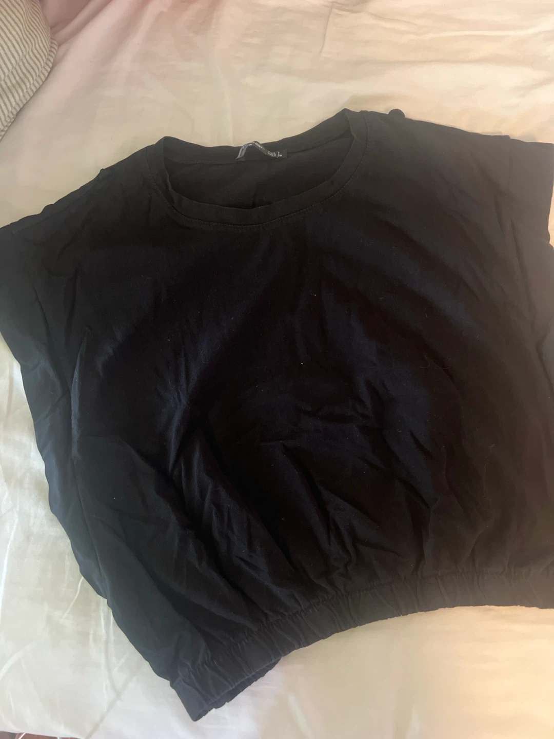 Ambar Black Cropped T-Shirt