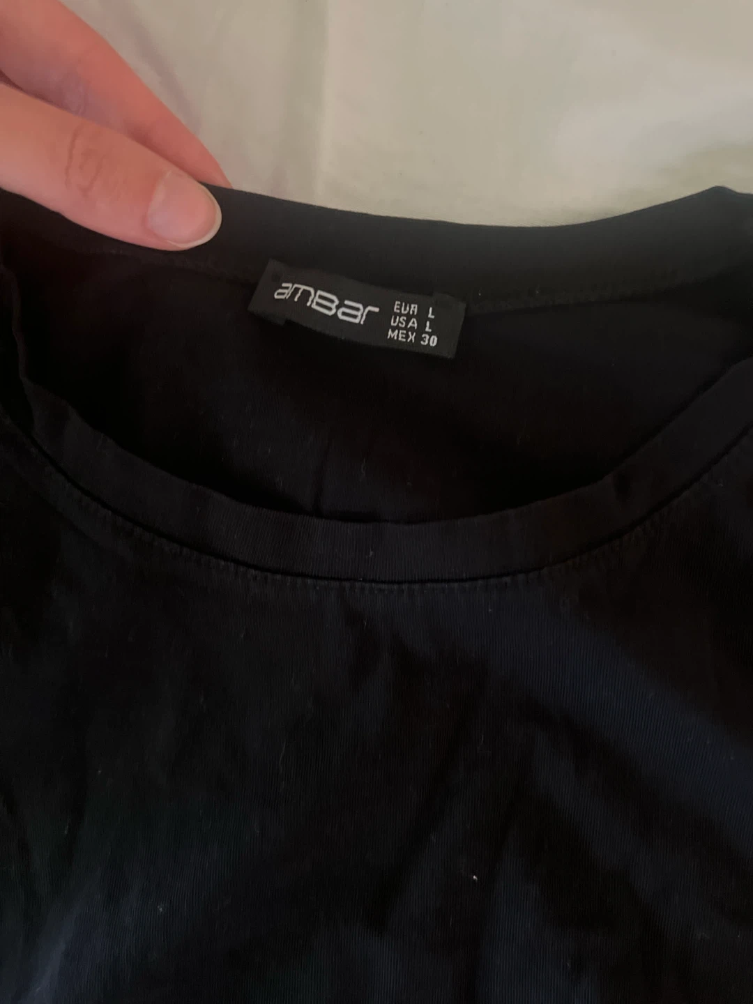 Ambar Black Cropped T-Shirt - photo 2