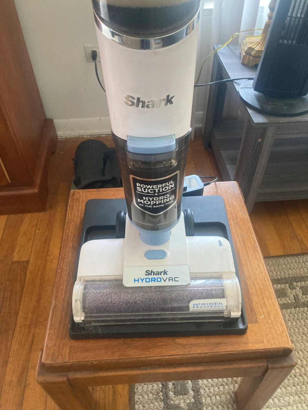 Shark HydroVac Cordless Hard Floor Cleaner - photo 2