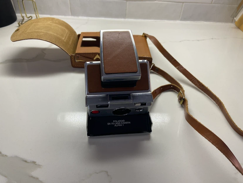 Polaroid SX-70 Land Camera Alpha 1 with Case - photo 2