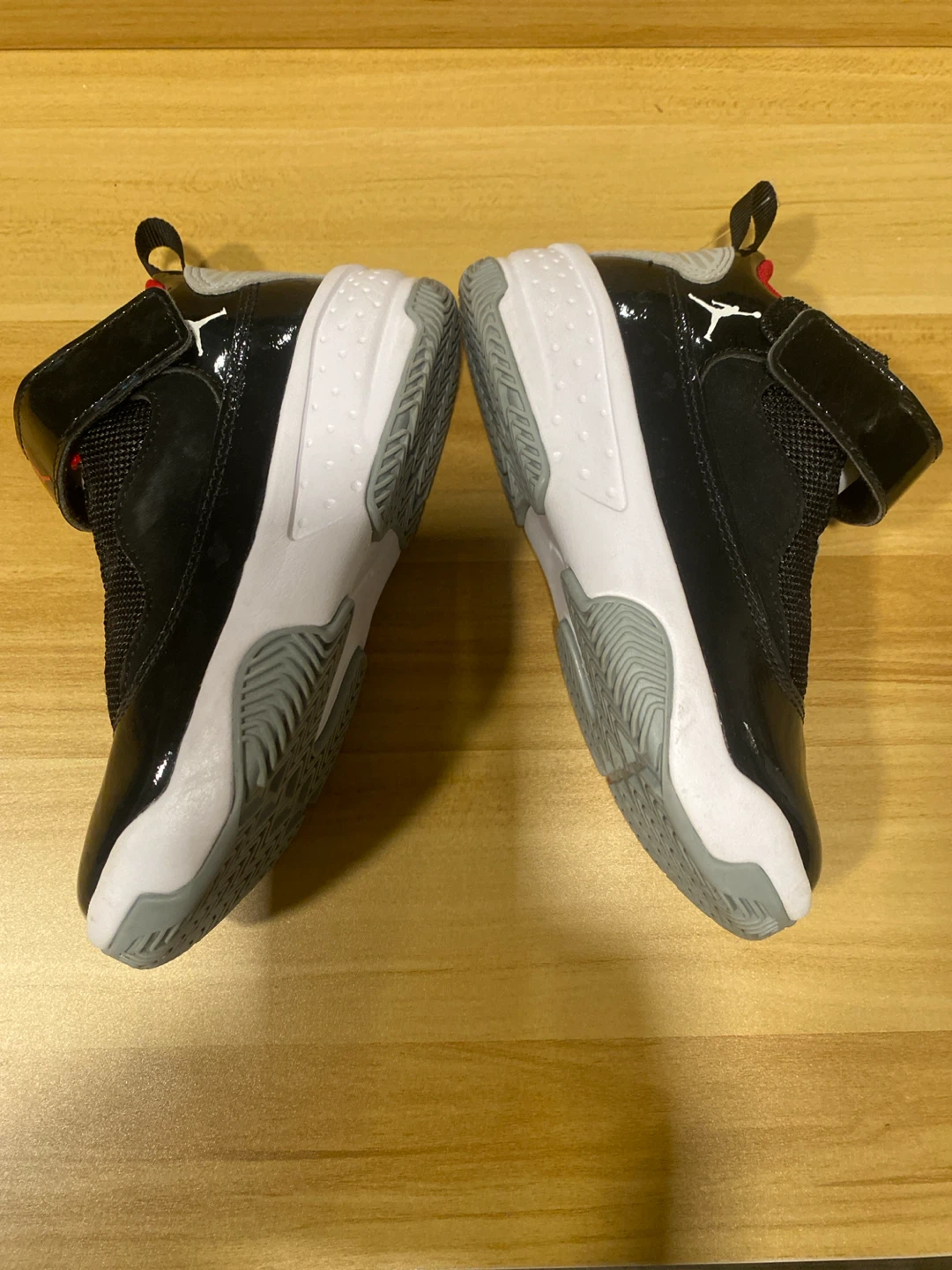 New Kids Jordan Crib Shoes size 10,5 - photo 4