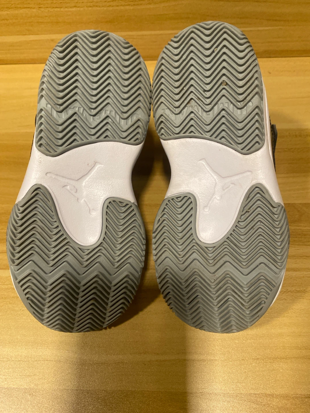 New Kids Jordan Crib Shoes size 10,5 - photo 5