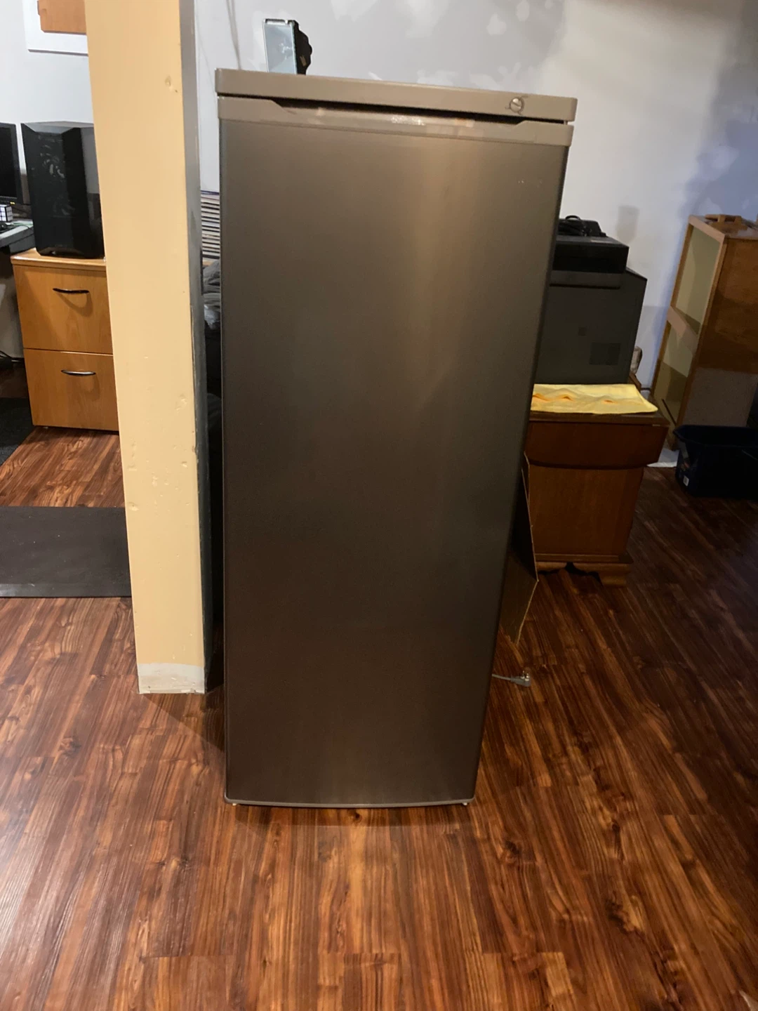 Danby 6.0 cubic feet upright freezer