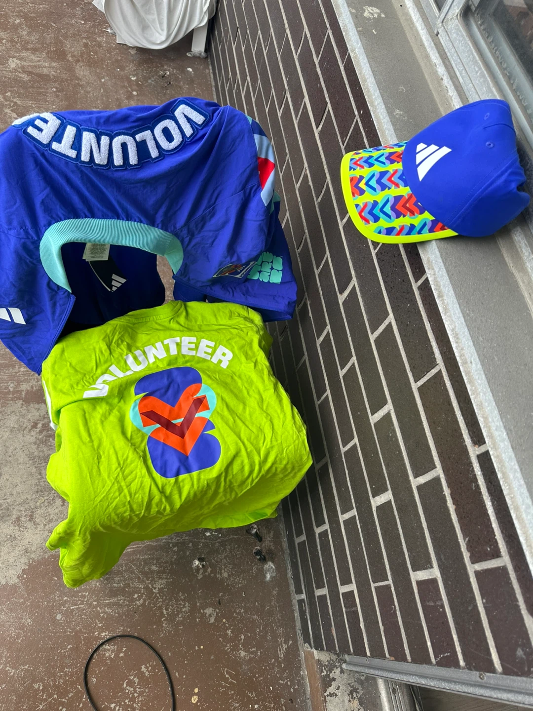 Adidas Volunteer T-Shirt and Cap - photo 5