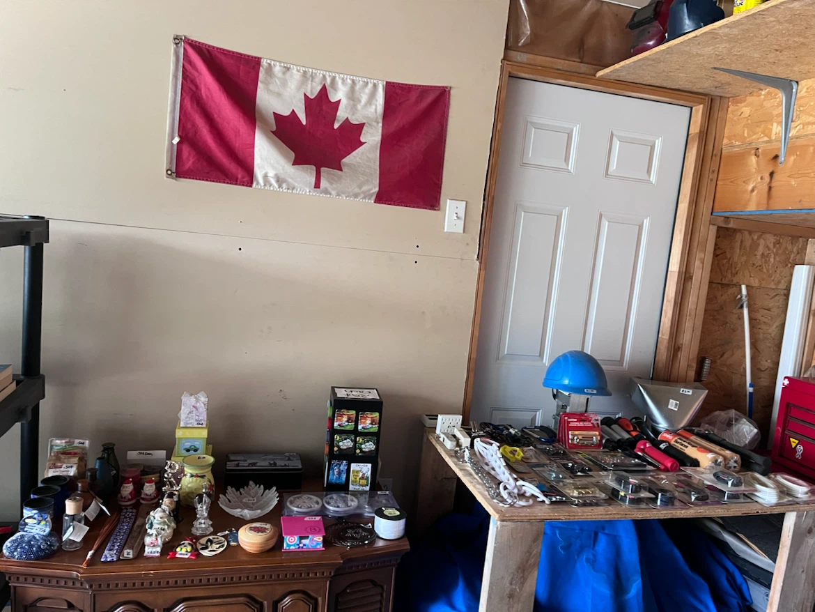 GARAGE SALE - photo 5