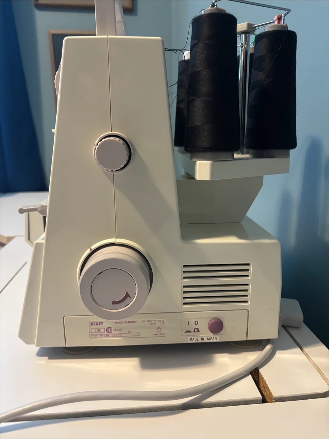 Pfaff Hobbylock 788 Serger Sewing Machine - photo 3