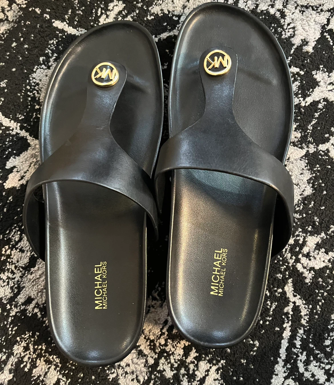 Michael Kors Black Lucinda Thong Leather Sandals Size 10