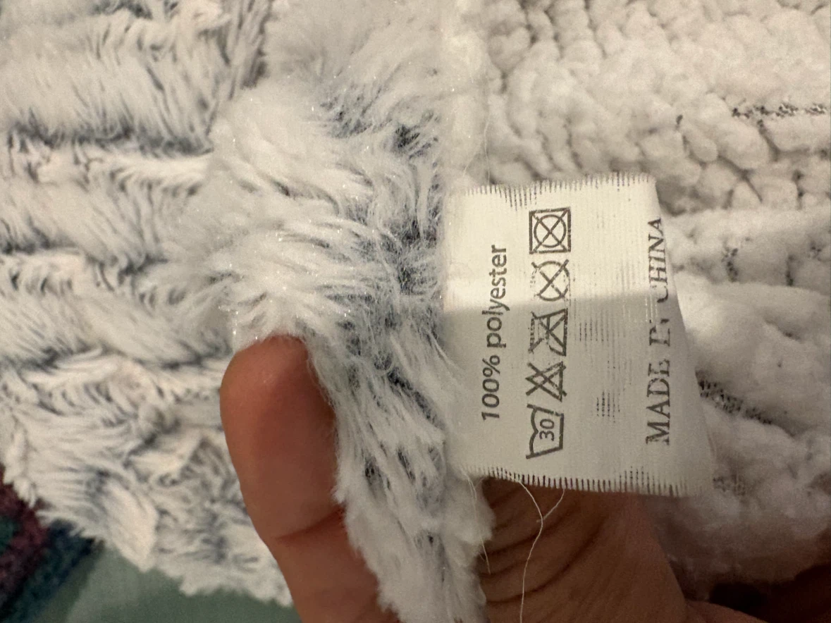 Faux Fur Chevron Blanket - photo 3