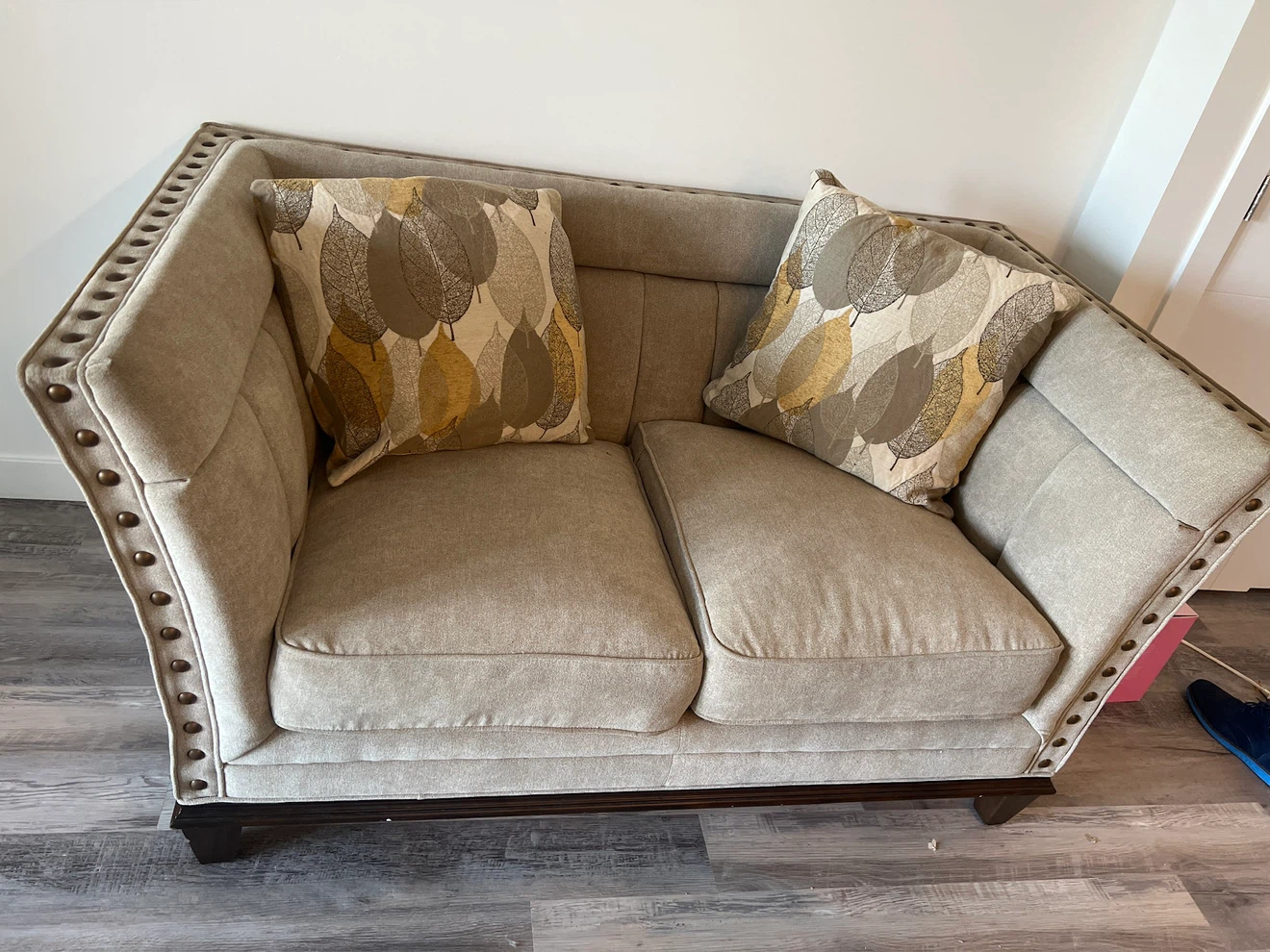 Love seat