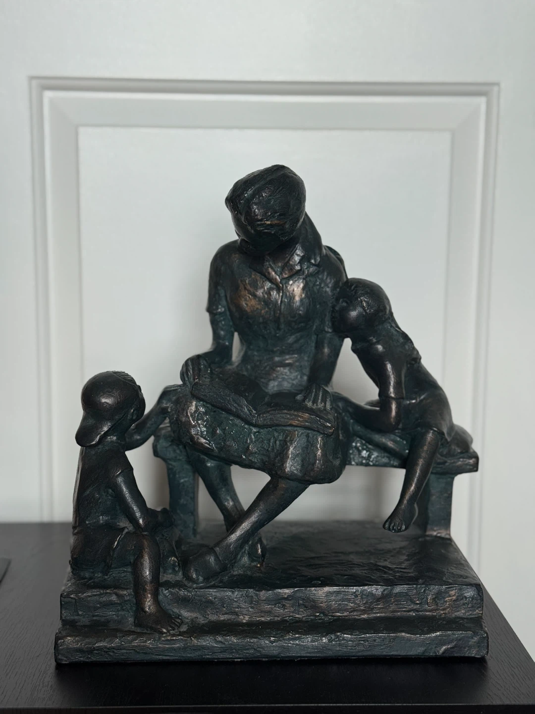 “Story Time” Sculpture of mother reading to children - photo 2