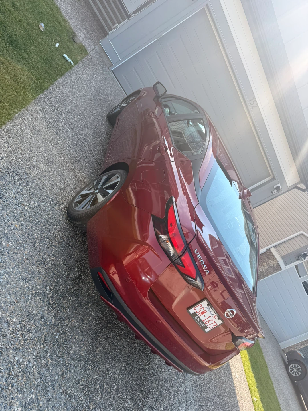 2021 Nissan Versa SR Sedan - photo 5