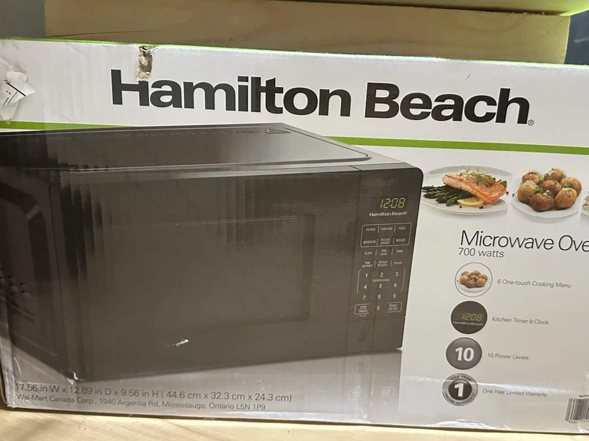Hamilton Beach 700W Microwave, Like New– Original Box– $45