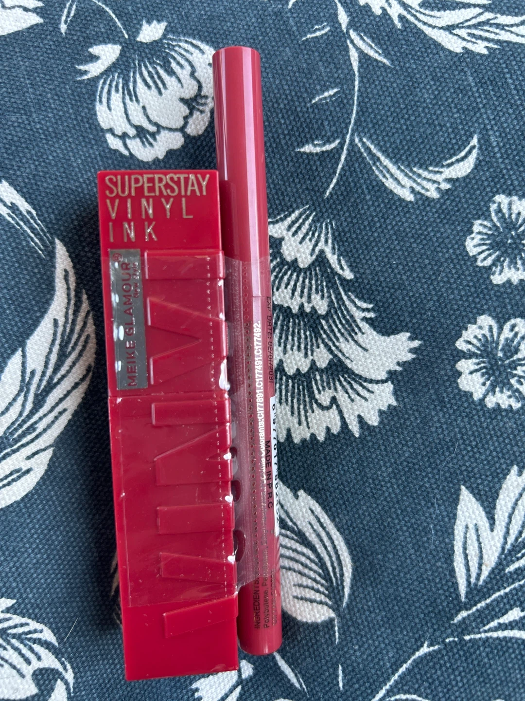 Maybelline SuperStay Vinyl Ink Lipstick - Meikä Glamour