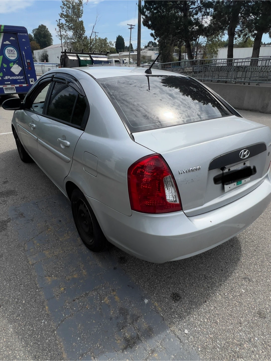 Silver Hyundai Accent 2006 Low Kms - photo 2