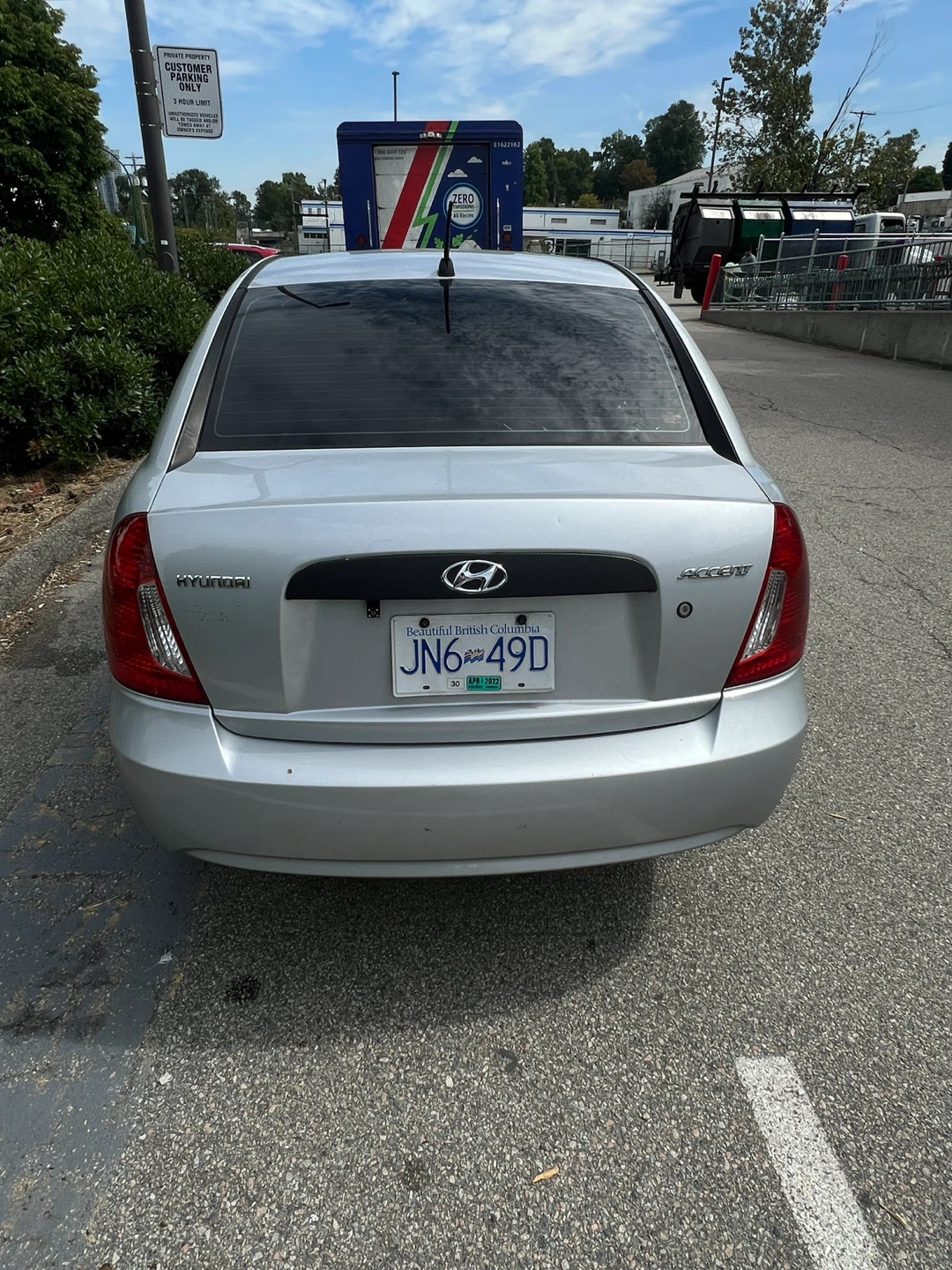Silver Hyundai Accent 2006 Low Kms - photo 4