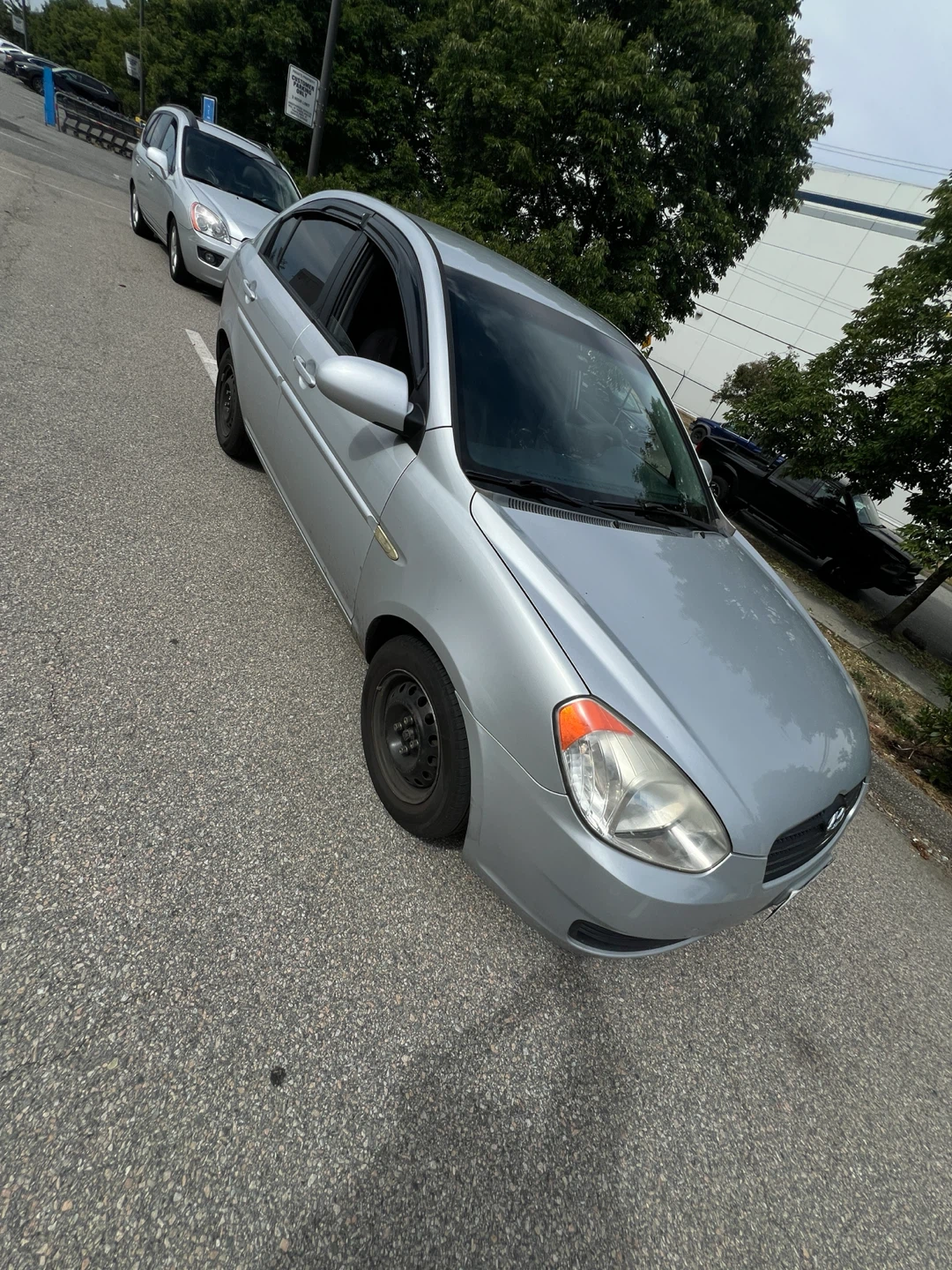 Silver Hyundai Accent 2006 Low Kms - photo 5