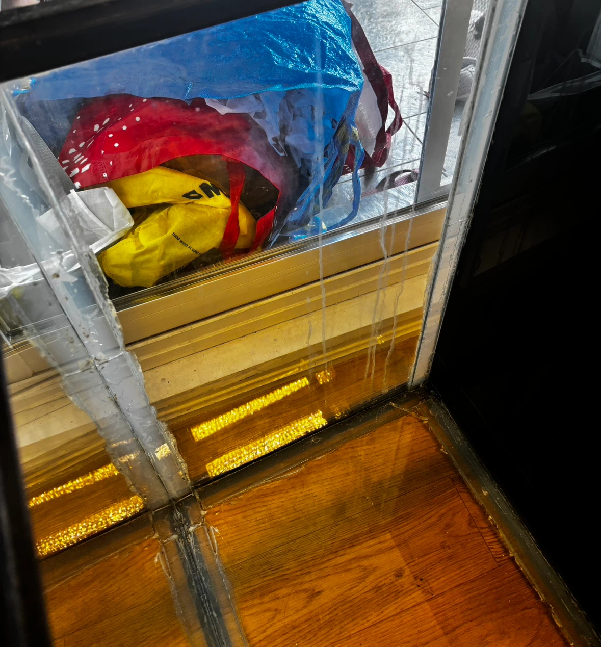 Glass Terrarium or Fish Tank with Black Frame - photo 4