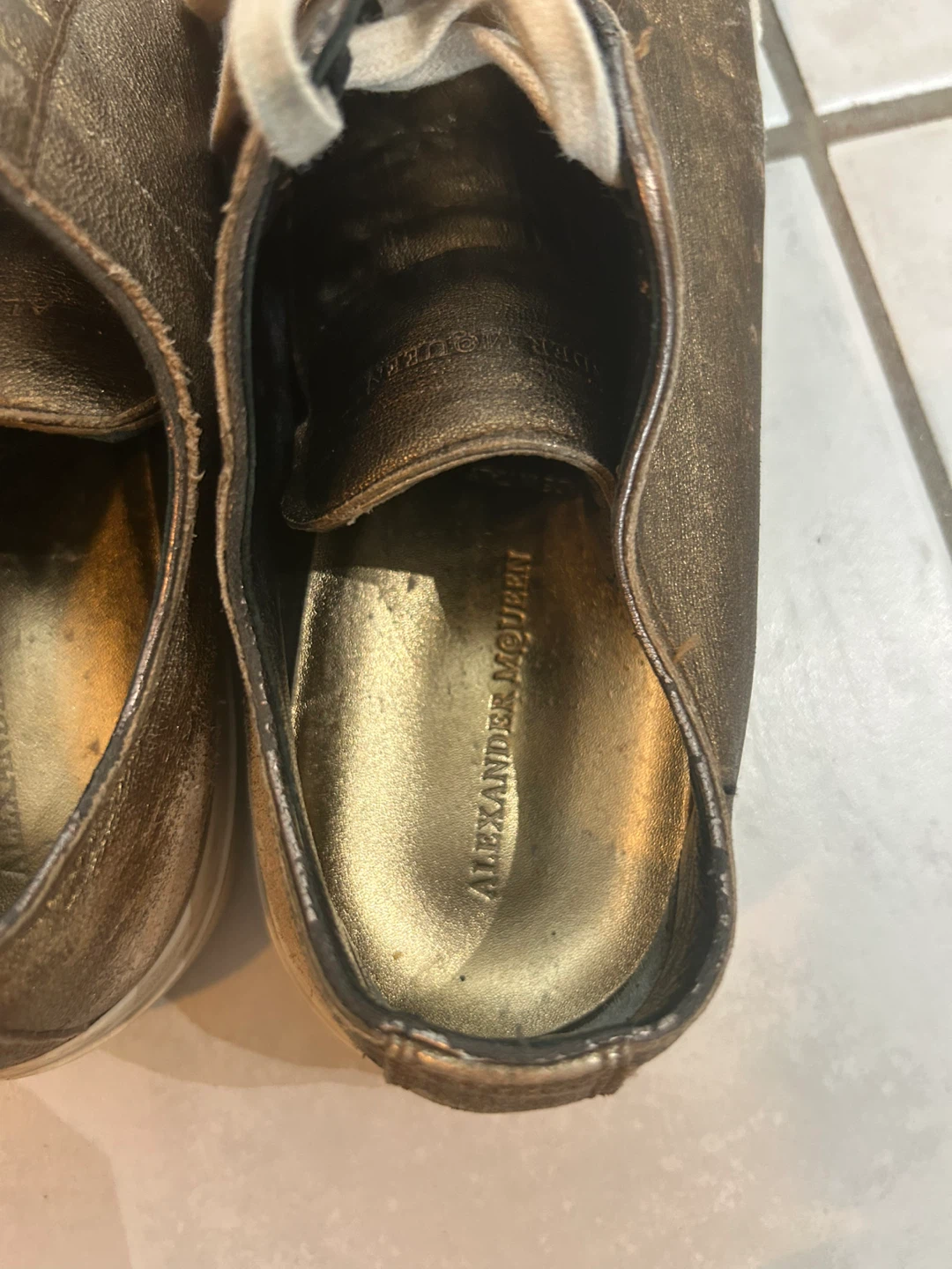 Alexander McQueen Gold Sneakers Size EU 40 - photo 2