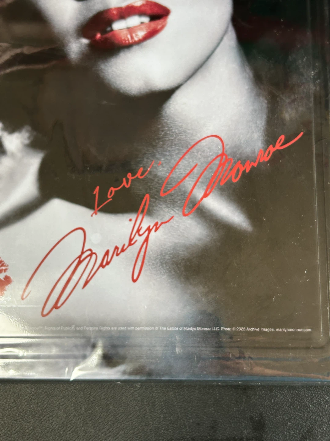 Marilyn Monroe "Love Marilyn" Tin Sign - photo 4