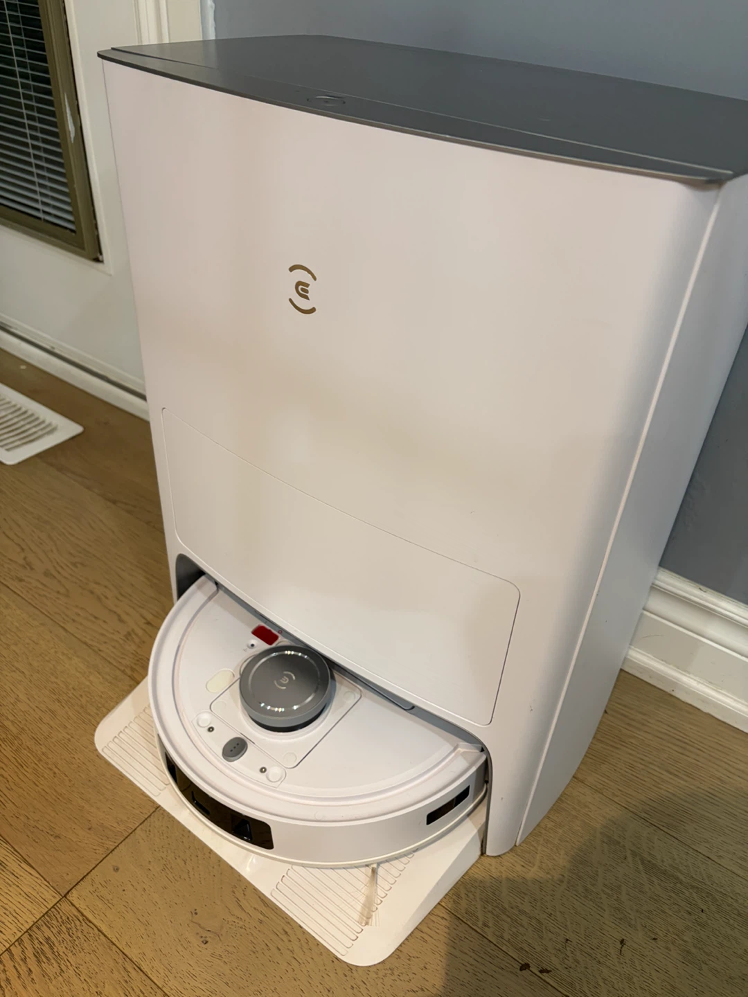 ECOVACS DEEBOT T20 OMNI Robot Vacuum & Mop