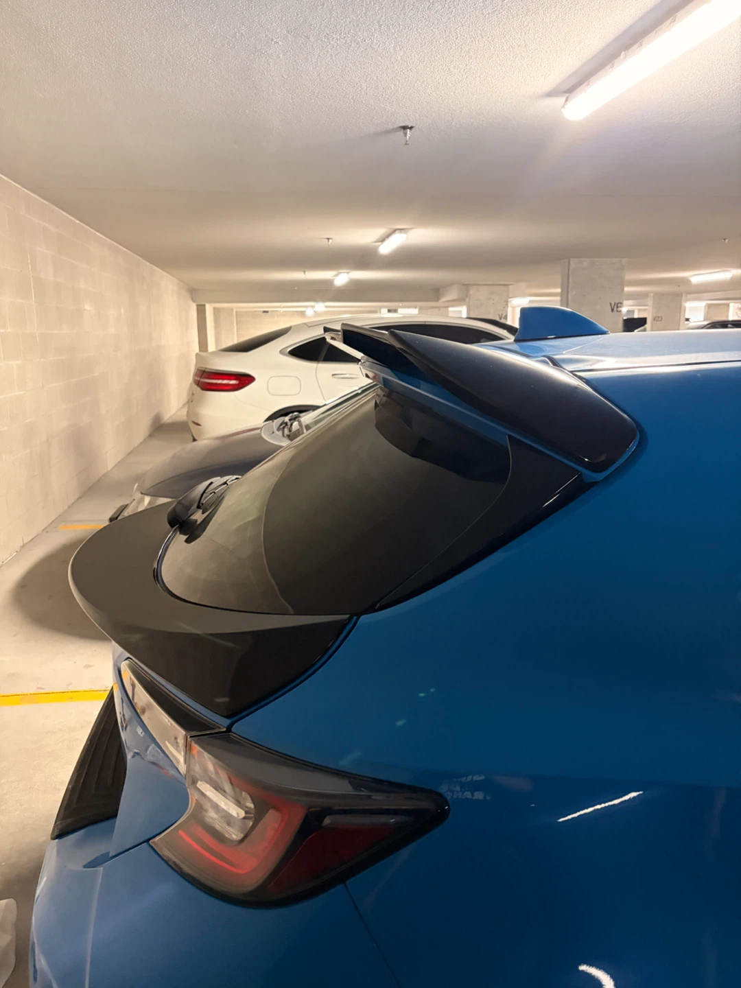 Toyota Corolla Hatchback black Spoilers(top & mid) - photo 2