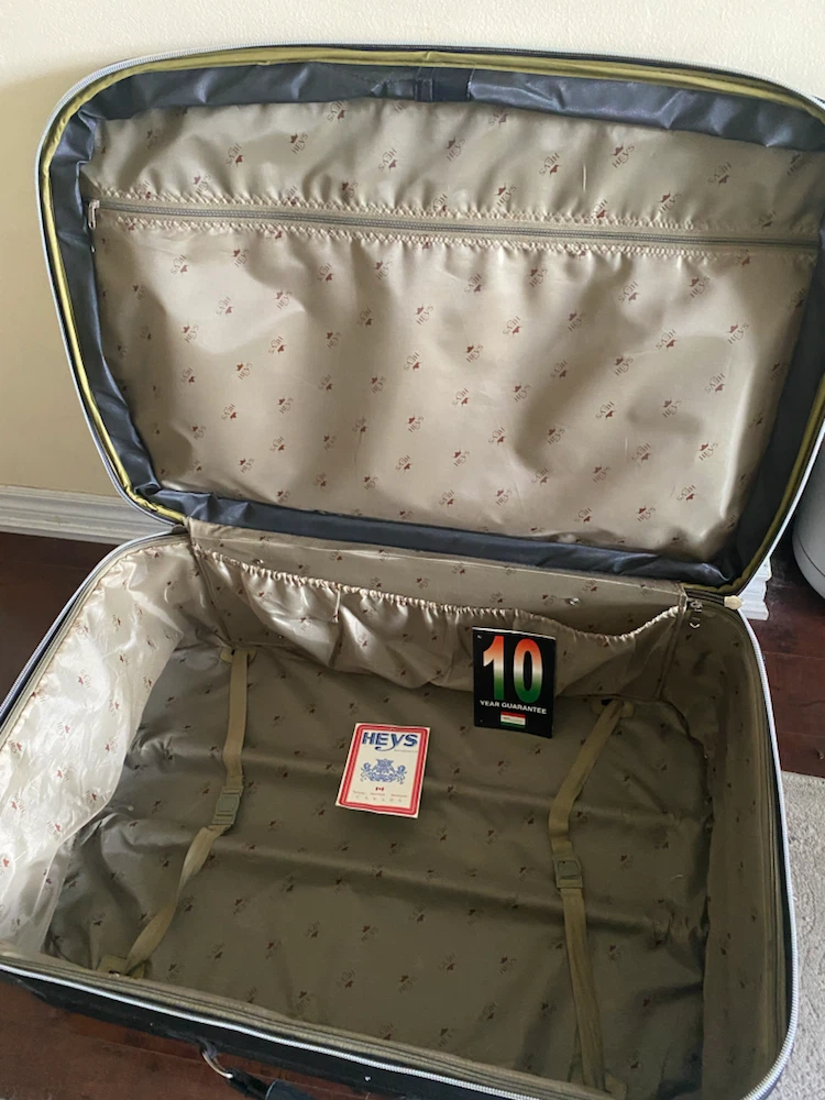 Hey's Canada Black Softside Large Luggage - photo 3