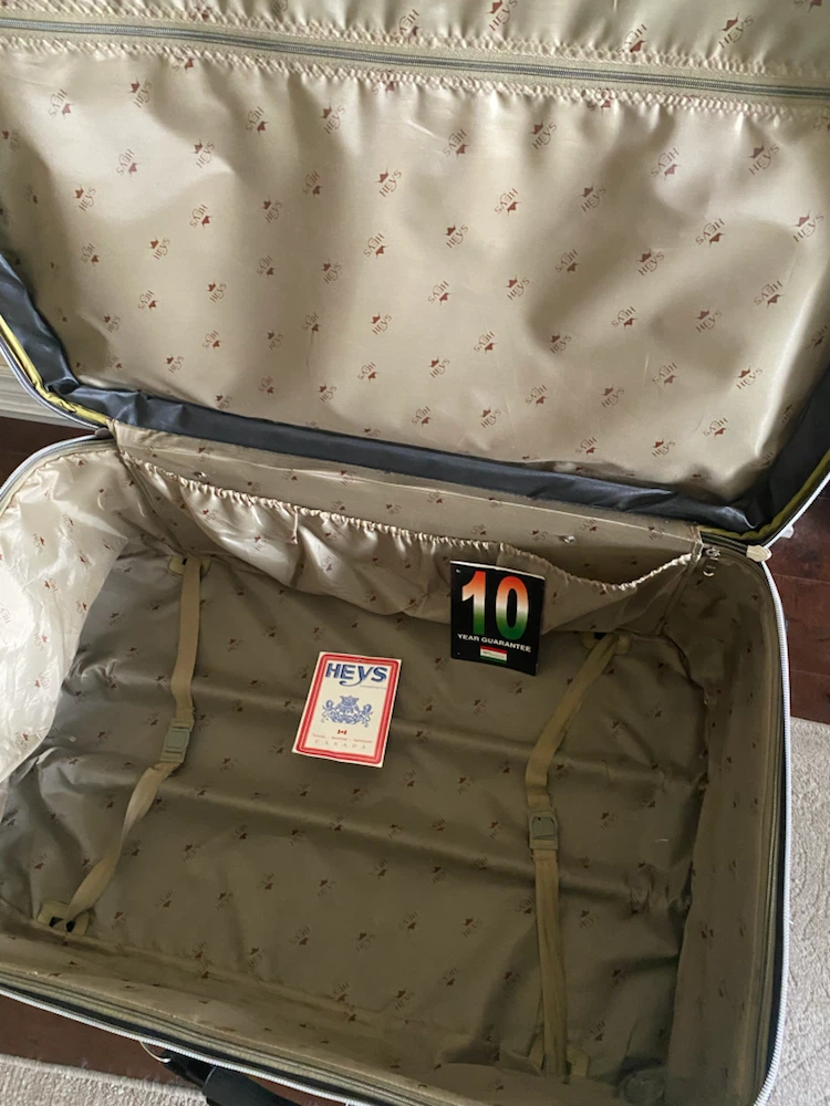 Hey's Canada Black Softside Large Luggage - photo 5