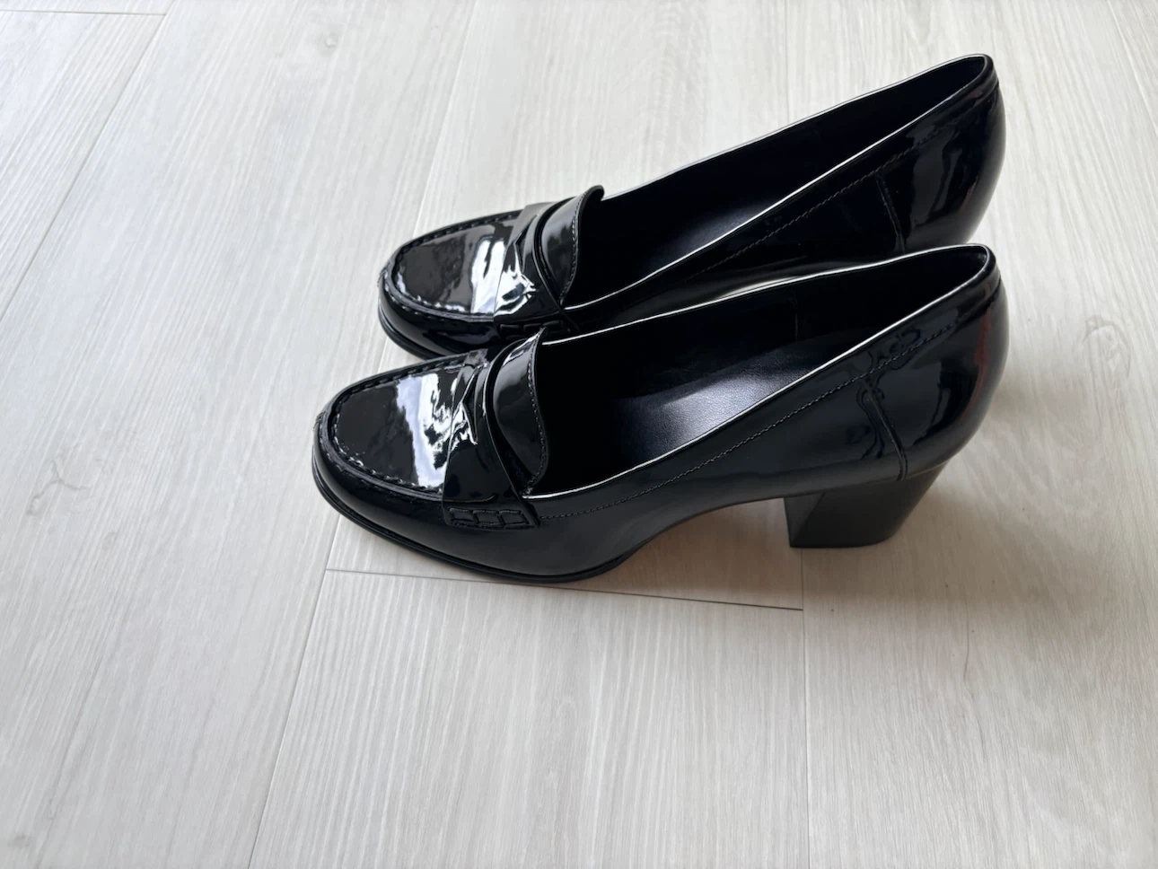 Michael Kors Black Patent Leather Loafer Heels Size 8M