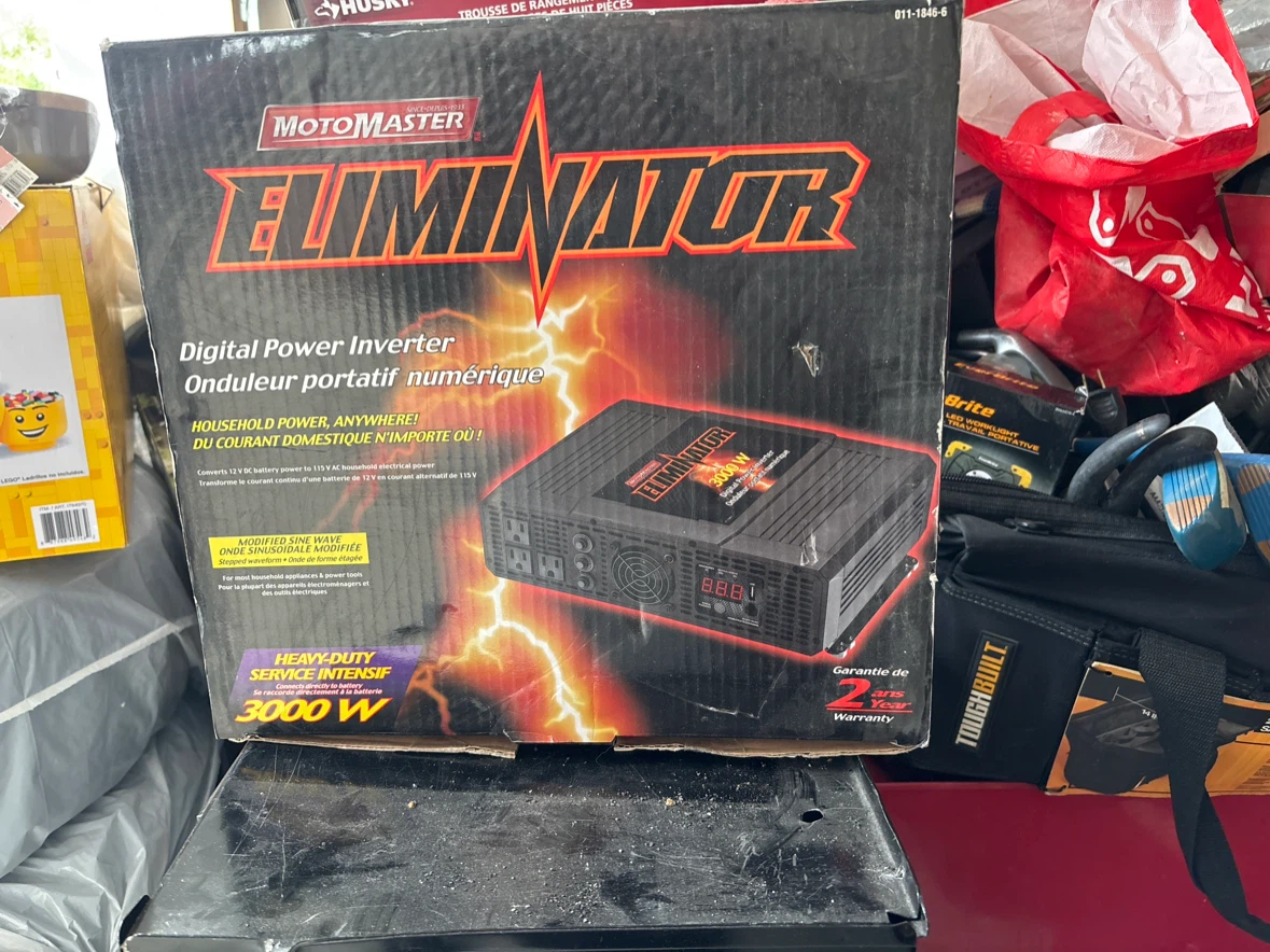 MotoMaster Eliminator 3000W Digital Power Inverter