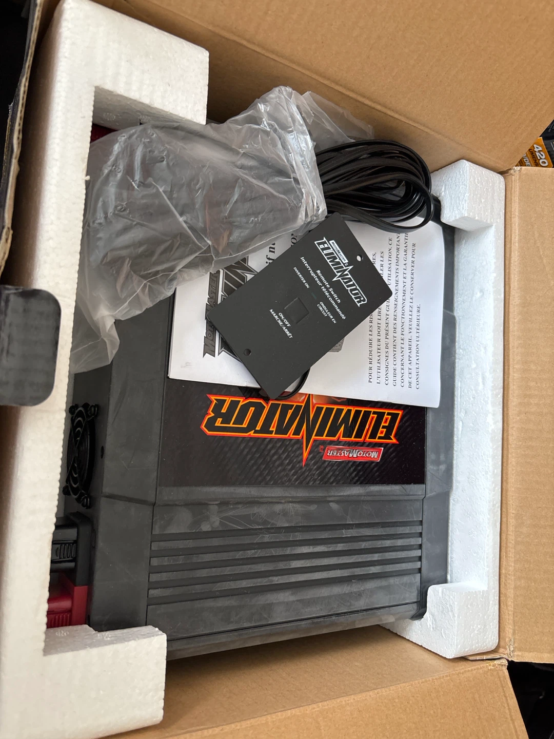MotoMaster Eliminator 3000W Digital Power Inverter - photo 3