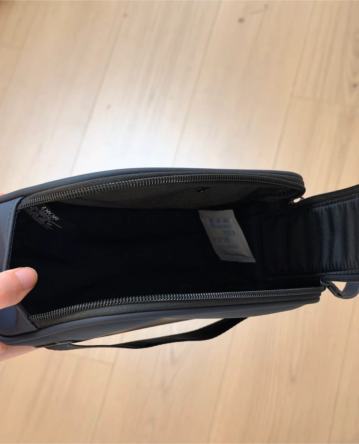 BNIB Dior Travel Case - photo 3