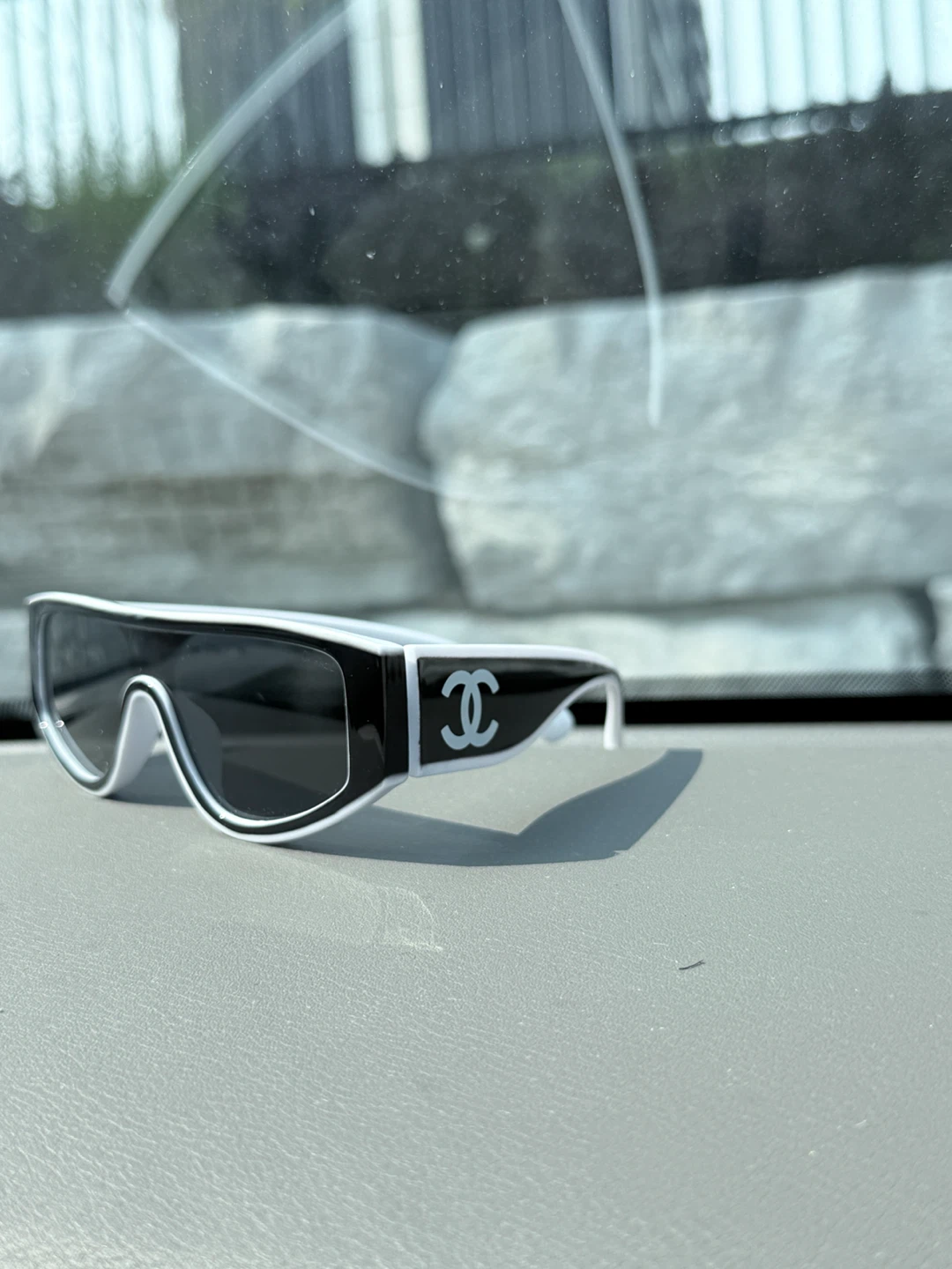 Chanel sunglasses - photo 2
