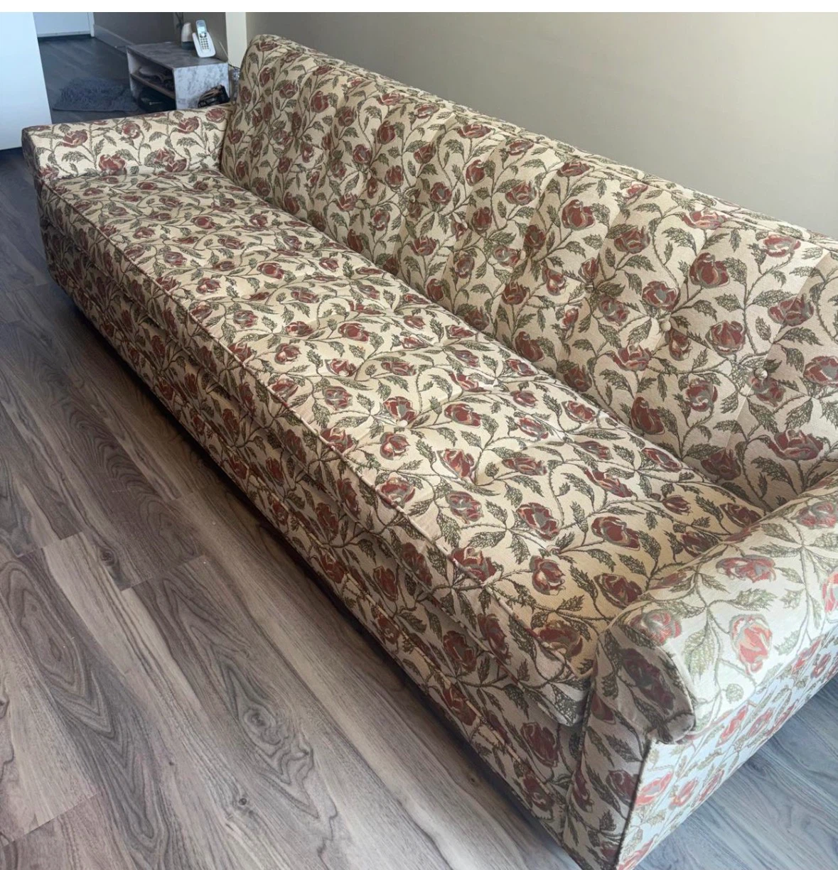 Free Vintage Floral Sofa