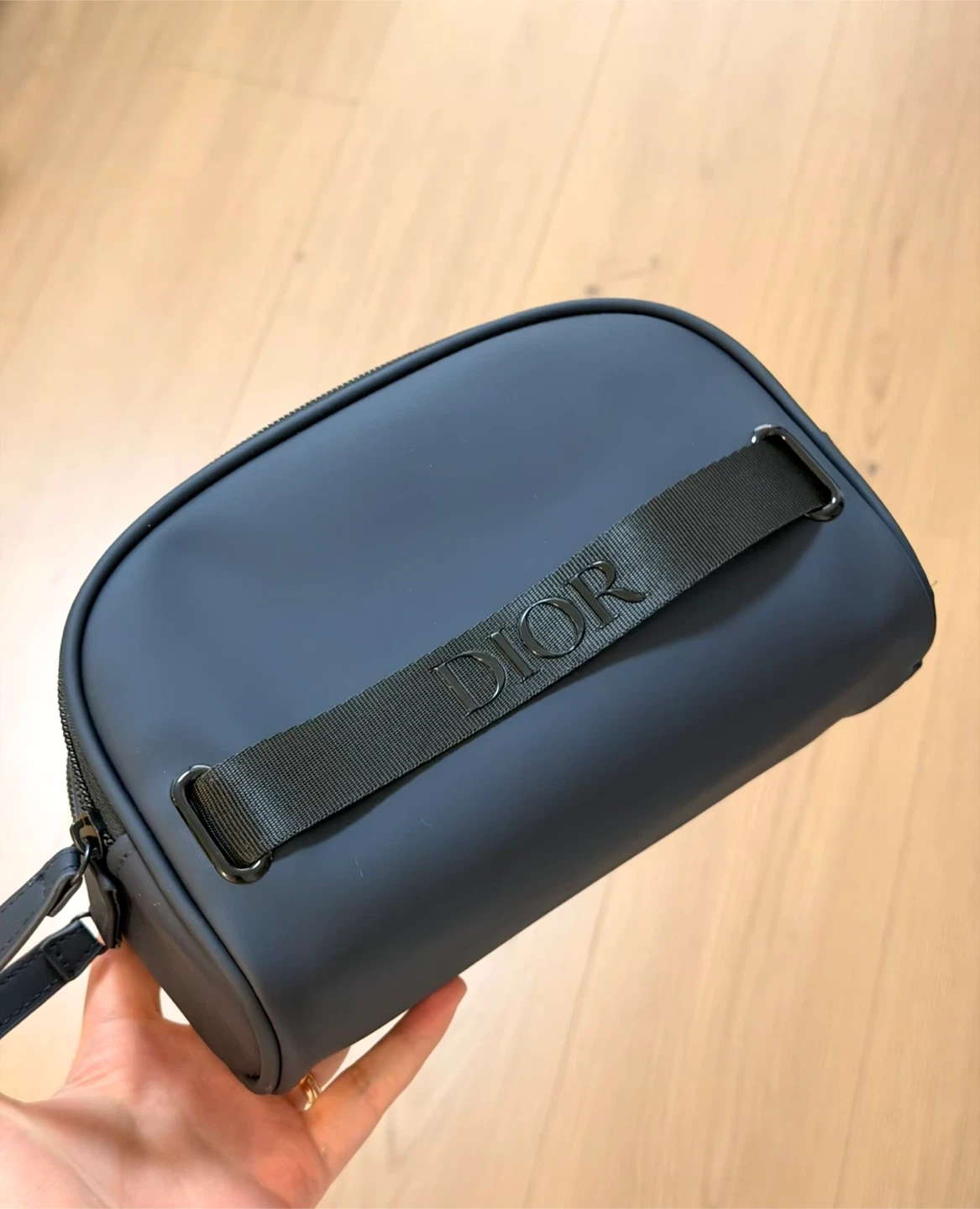 BNIB Dior Travel Case - photo 4