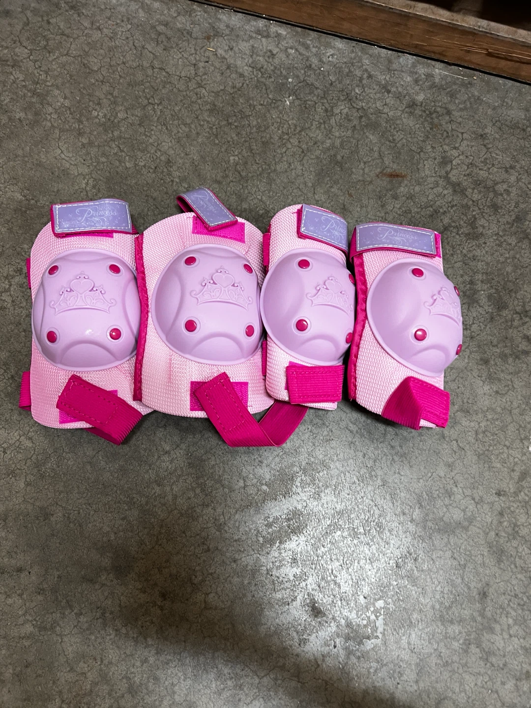 Girls Disney Princess Helmet, Knee & Elbow Pads Set - photo 3