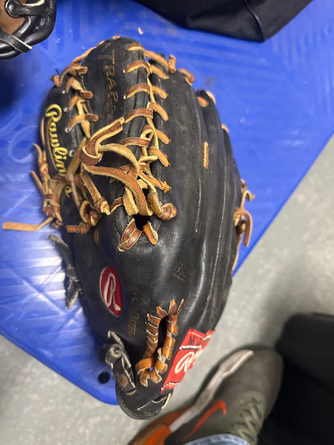 Rawlings Trapeze Model Baseball Glove