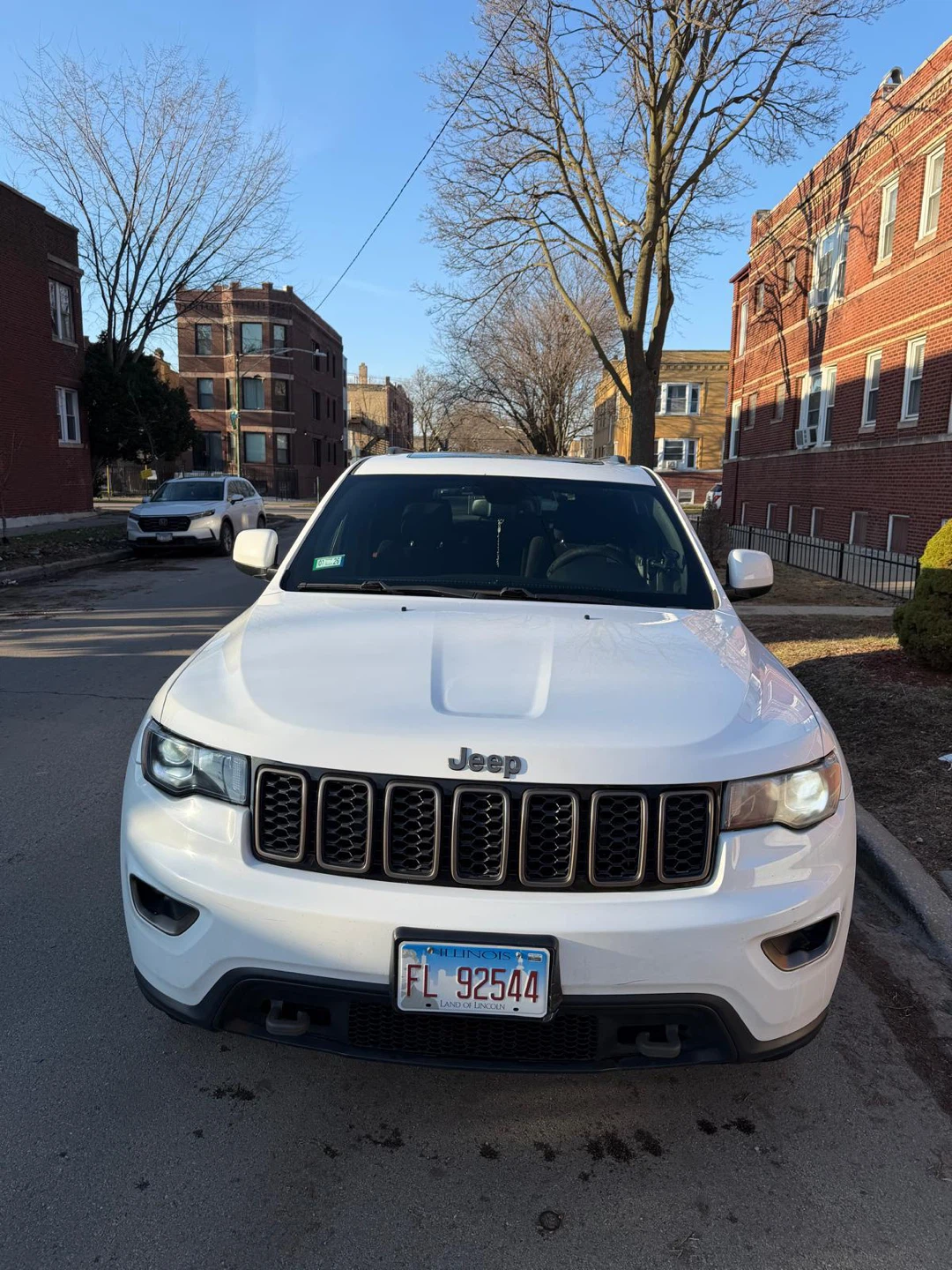 White Jeep Grand Cherokee - photo 5