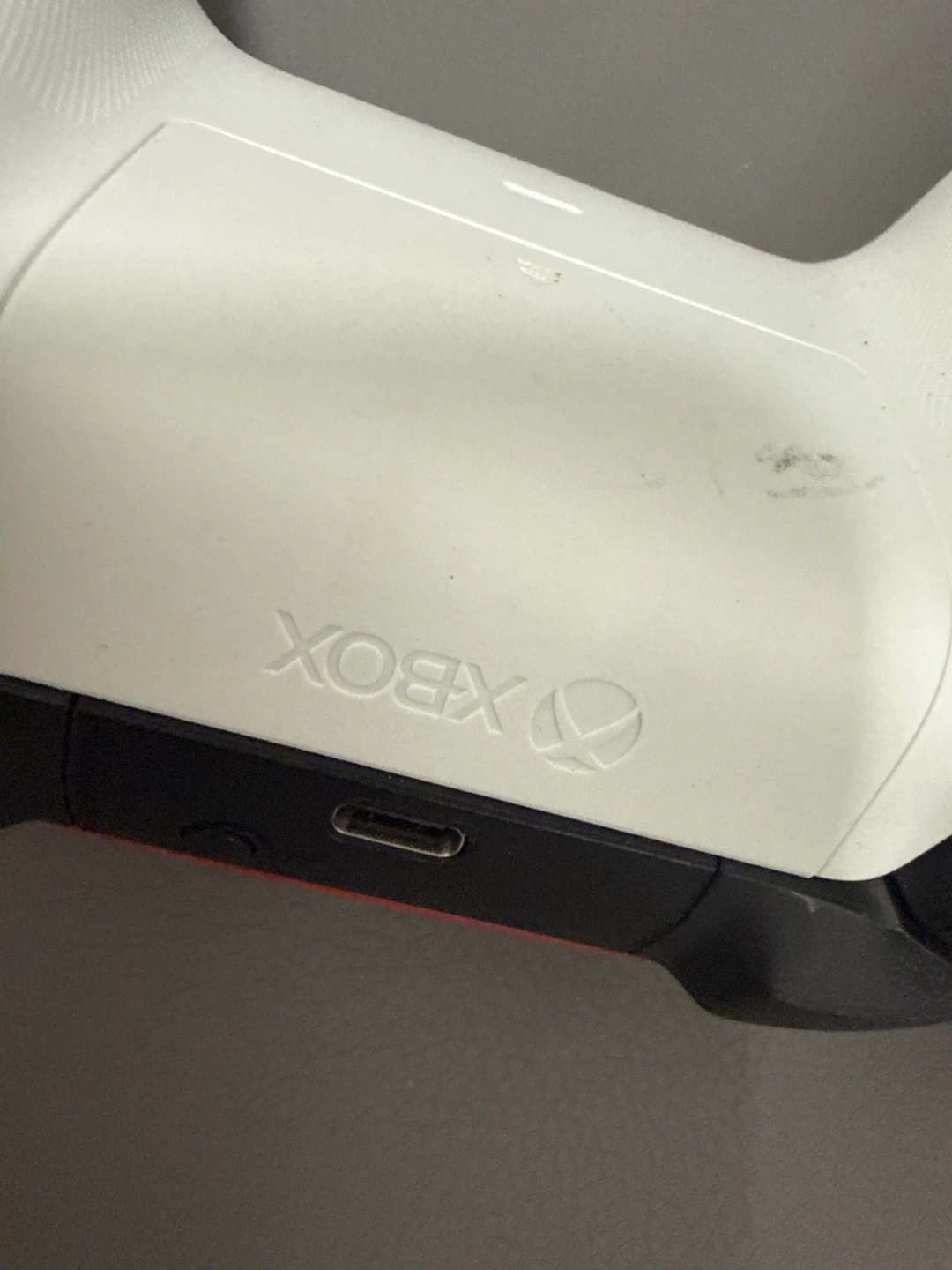 2. Xbox Wireless Controllers - Red and White - photo 5