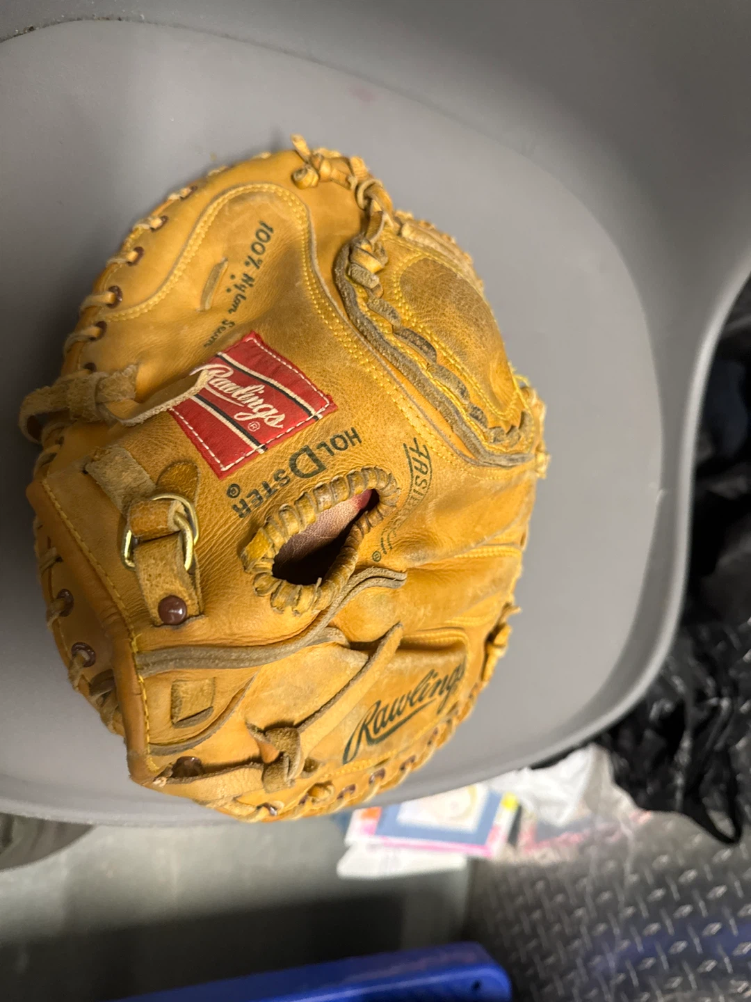 Rawlings RCM 30 Catcher's Mitt