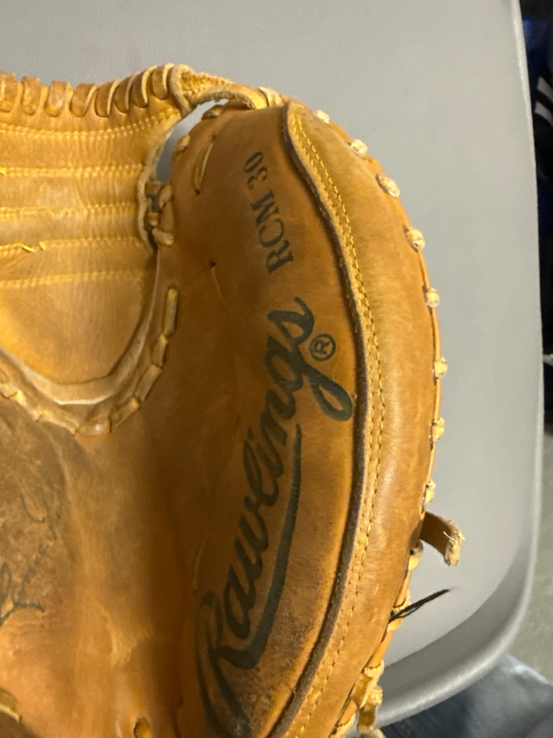 Rawlings RCM 30 Catcher's Mitt - photo 3