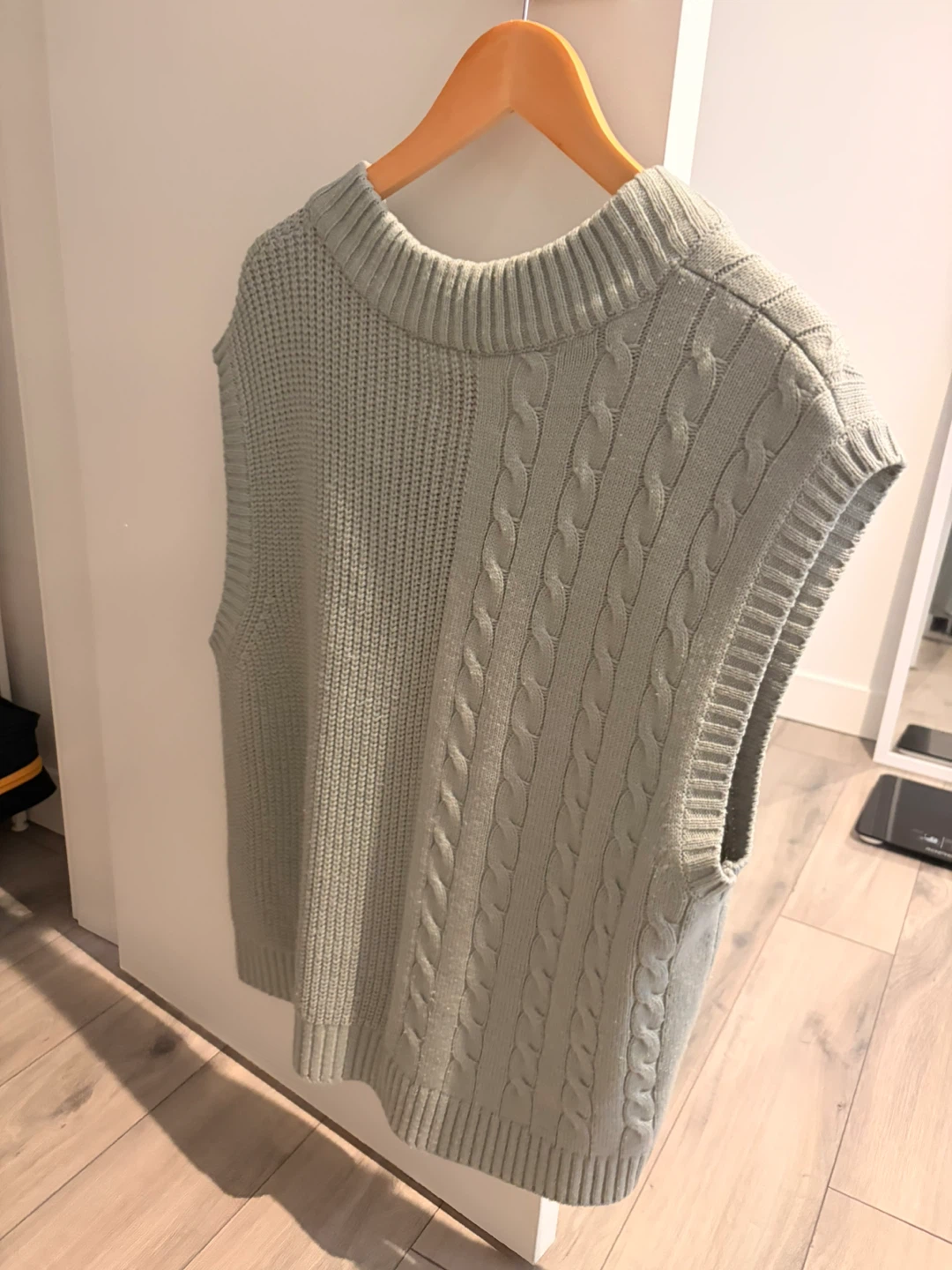 Wai Kei Studios Sleeveless V-Neck Sweater Vest - Light Green - photo 2