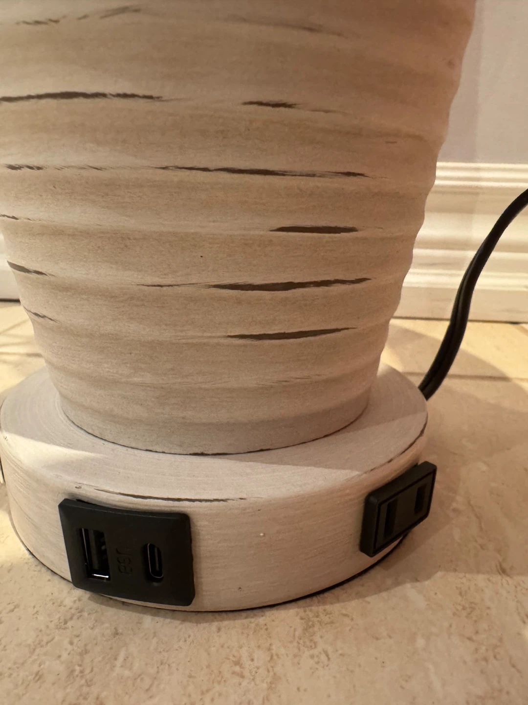 Table Lamp with Built-in USB Ports - photo 2