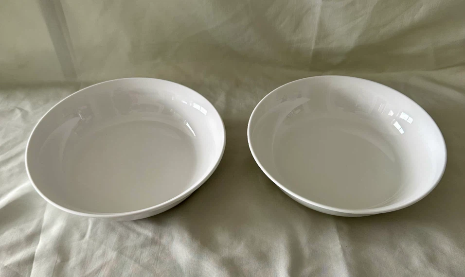 Set of two white ceramic bowls